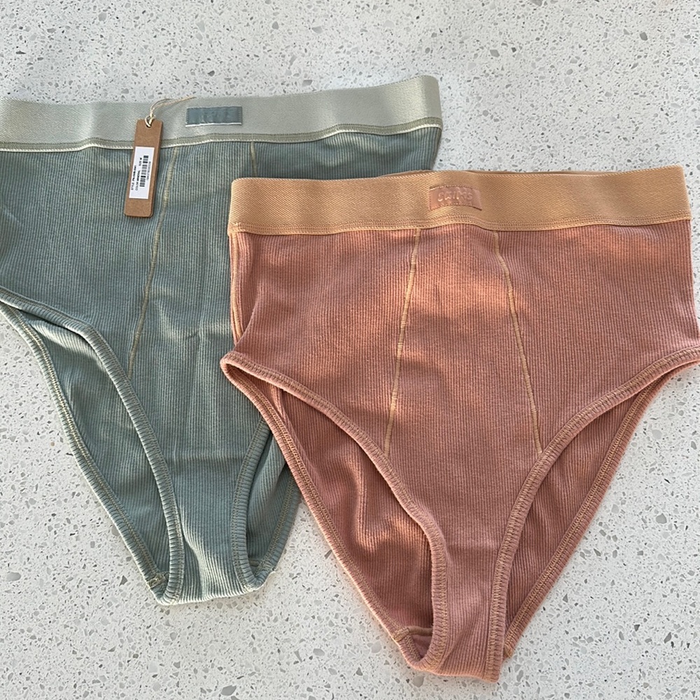 2 pairs SKIMS underwear